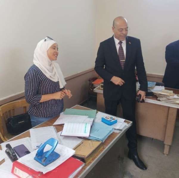 وزير العمل يقوم بجولة مفاجئة في مناطق عمل بالقاهرة..ومركز السلامة والصحة المهنية