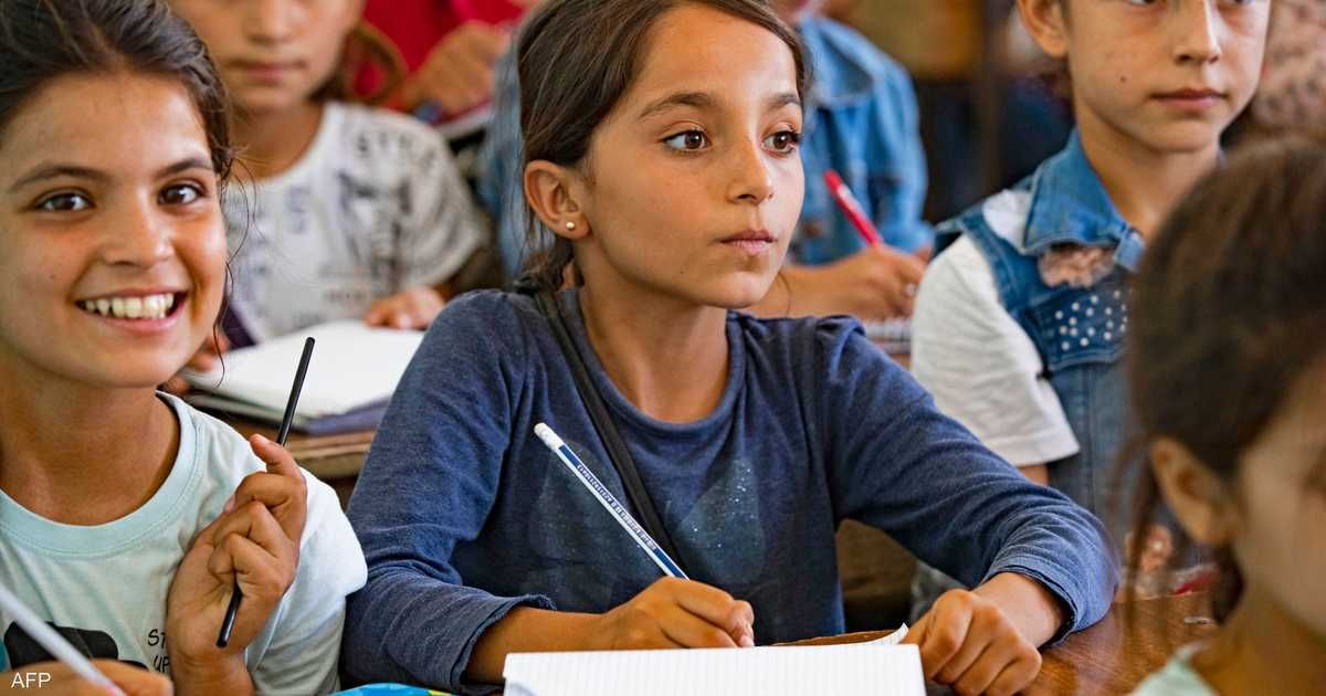 العالم اليوم - حذف وتعديل.. عاصفة جدل بعد قرار يخص المناهج في سوريا