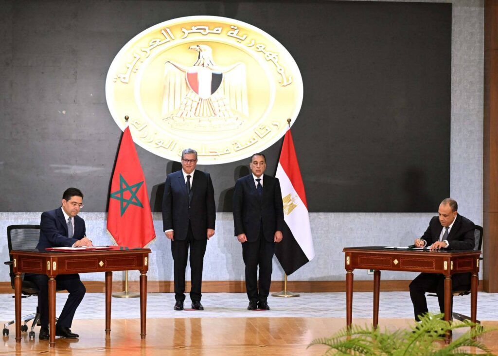 مصر والمغرب توقعان عدد من الوثائق في مجالات الصناعة والاستثمار والزراعة والرياضة