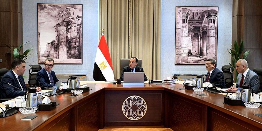 مدبولي: تذليل العقبات المالية أمام هيئة الشراء الموحد أولوية قصوى