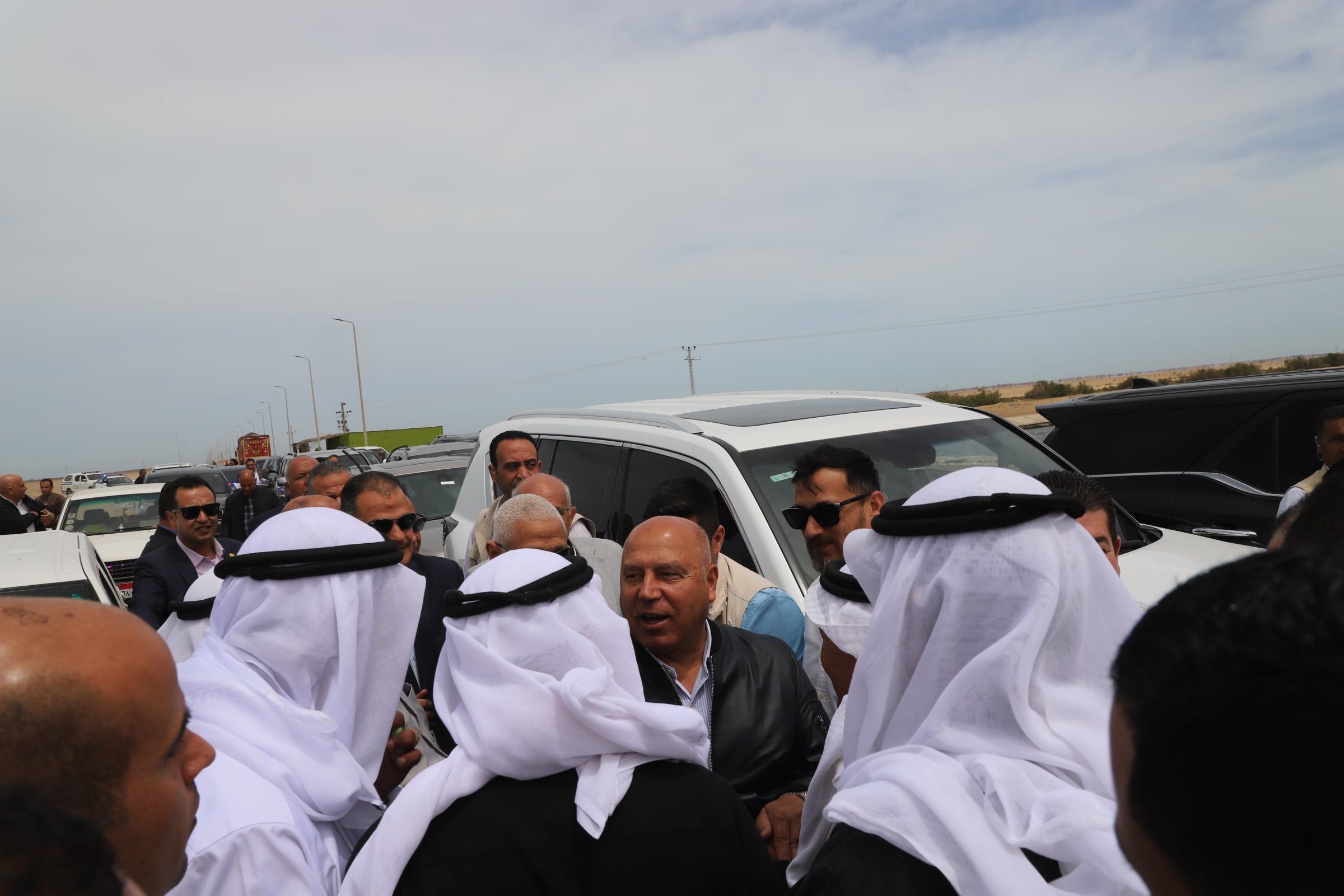 وزير النقل يصل شمال سيناء ويتفقد مشروعات البنية التحتية بمدينة بير العبد