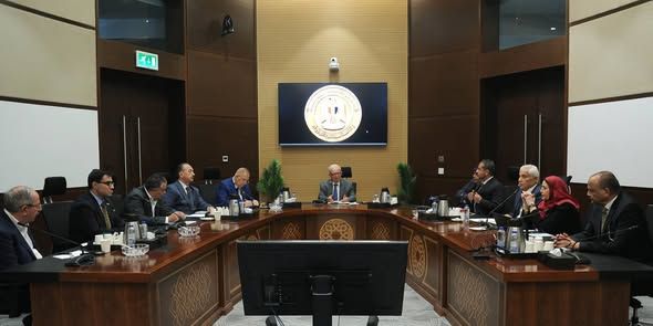 الحكومة تؤكد تعزيز الشراكة مع القطاع الخاص وتهيئة بيئة جاذبة للاستثمار
