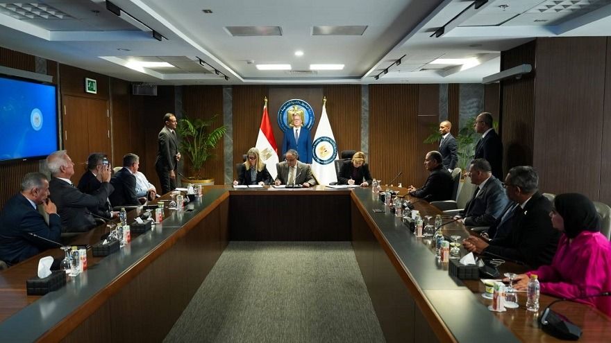 البترول توقع اتفاقية جديدة للتوسع في البحث والإنتاج بمنطقة بدر الدين بالصحراء الغربية