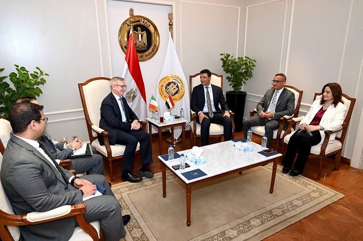 وزير الصناعة: الأدوية والغزل والنسيج والإلكترونيات أبرز فرص التعاون الممكنة مع أيرلندا