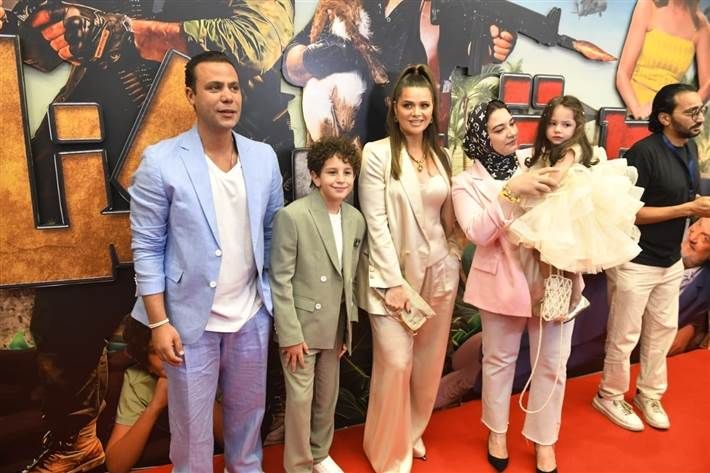 أسرة عادل إمام في تجمع لافت بالعرض الخاص لفيلم صقر وكناريا شهد العرض الخاص لفيلم صقر وكناريا حالة من الاهتمام الكبير ليس فقط بسبب انطلاق أحد أبرز أفلام موسم صيف 2026 إقرأ المزيد