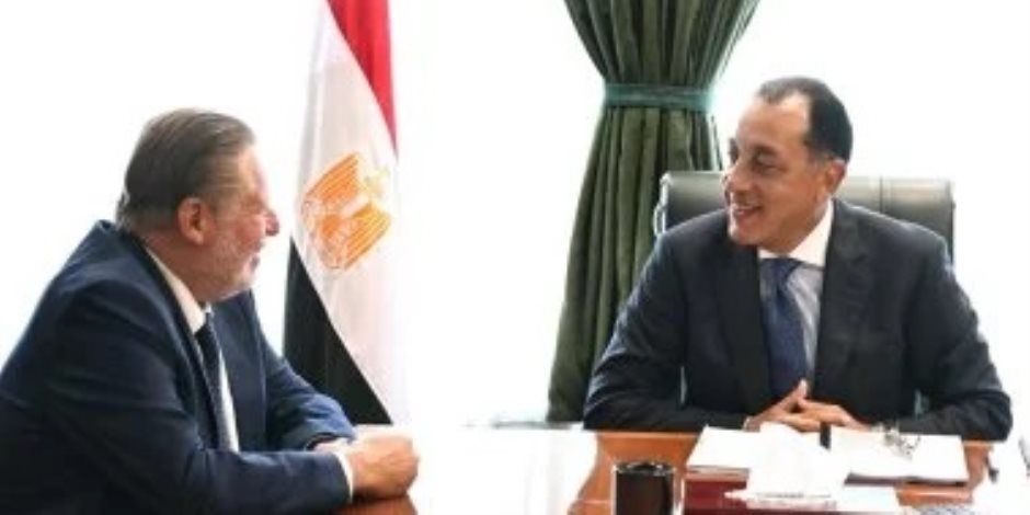 رئيس الوزراء يلتقي محافظ البنك المركزي لمتابعة التنسيق المشترك في الملفات الاقتصادية