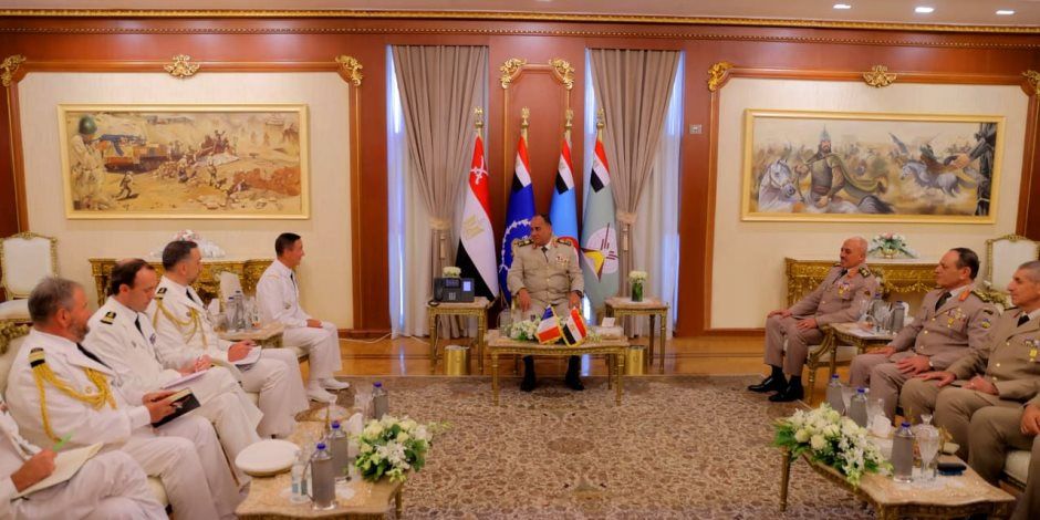 وزير الدفاع ورئيس الأركان يلتقيان رئيس هيئة الأركان العامة للجيوش الفرنسية