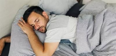 متى يصبح “الكلام أثناء النوم” جرس إنذار؟