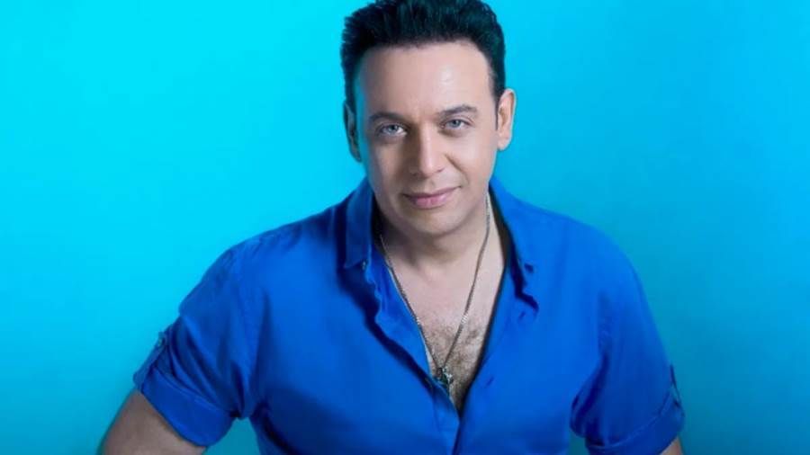 مصطفى قمر يدعم نقيب الموسيقيين ويهاجم طارق الشناوي
