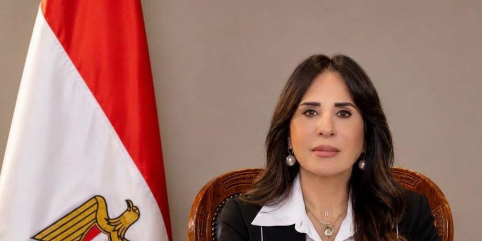 وزيرة الإسكان تتابع موقف مشروعات مياه الشرب والصرف الصحي بعدد من المحافظات