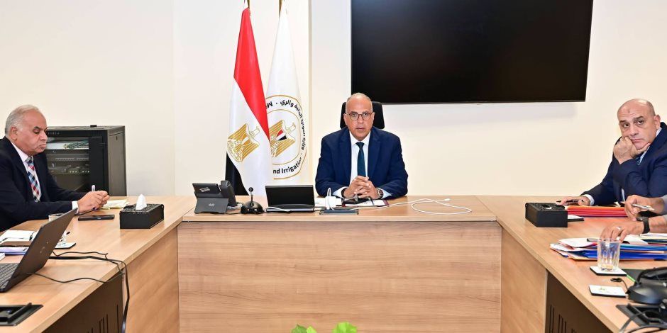 وزير الري يتابع أعمال قطاع المياه الجوفية وخطة التحول الرقمي لمنظومة تراخيص الآبار الجوفية