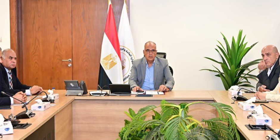 وزير الري يوجه بالتوسع في التوأمة الرقمية لإدارة الترع وتحسين توزيع المياه