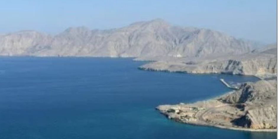 تراجع حاد فى عبور سفن السلع من مضيق هرمز