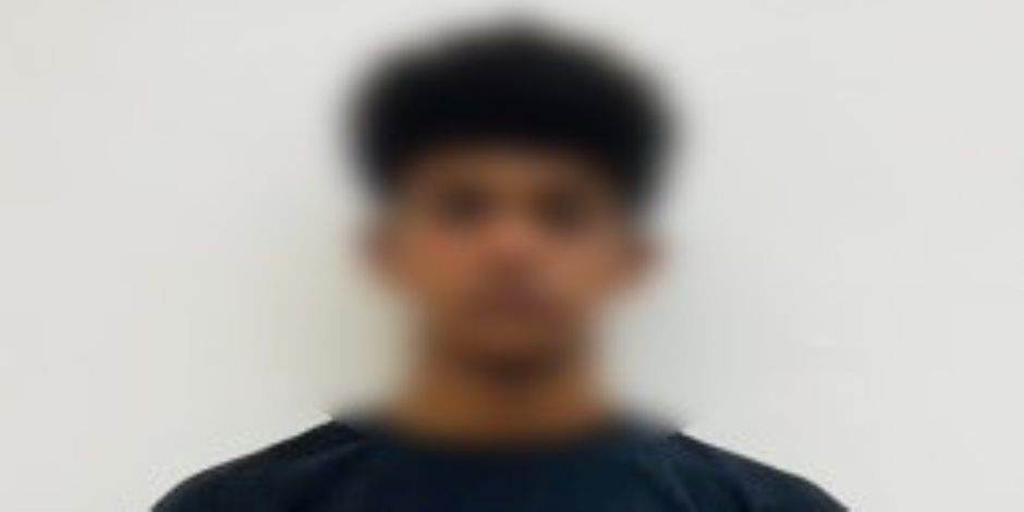 ضبط طالب بالمنيا لإدارته صفحة للترويج لبيع الأسلحة البيضاء على مواقع التواصل