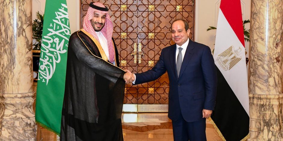 عكاظ : قمة مصرية سعودية في القاهرة .. توافق على تعزيز التعاون ومواجهة التحديات
