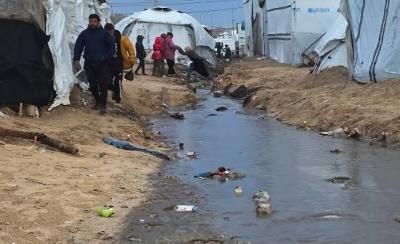 أخبار اليمن : مياه ملوثة وأمراض تتفشى بين نازحي غزة