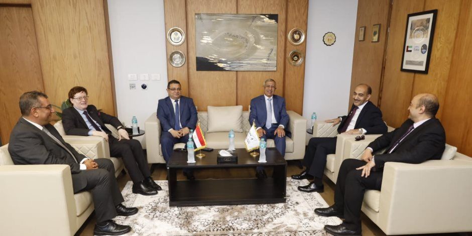الرئيس التنفيذي لوكالة الفضاء المصرية يستقبل رئيس الأكاديمية العربية للعلوم والتكنولوجيا والنقل البحري لبحث أوجه التعاون المشترك
