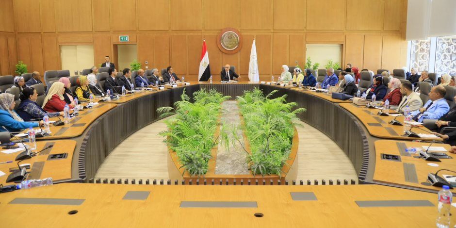 وزير التعليم يعلن إطلاق المرحلة الرابعة لتنمية مهارات اللغة العربية والأولى لتنمية مهارات الحساب
