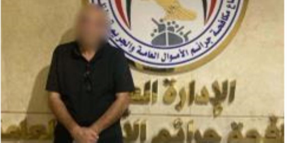 ضبط عاطل انتحل صفة طبيب نفسى وإدار عيادة طبية بدون ترخيص بالقاهرة