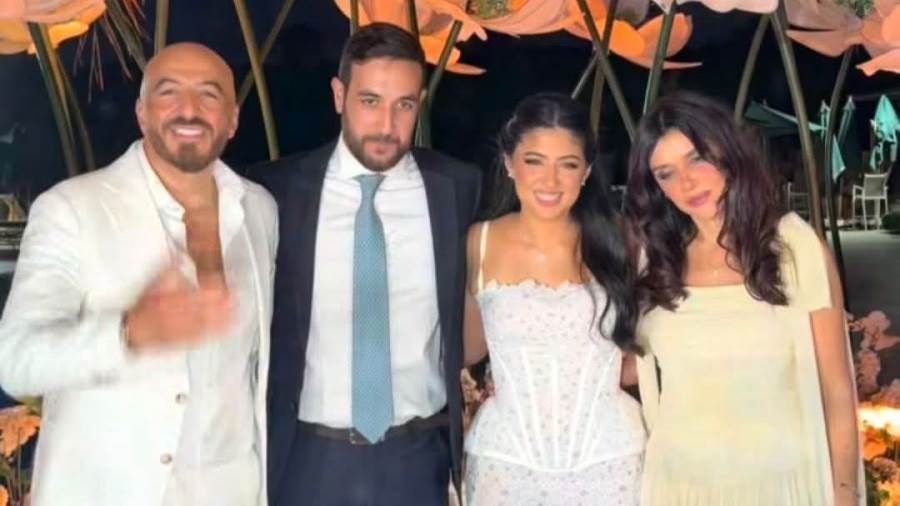 غادة عادل ومجدي الهواري يحتفلان بخطوبة ابنتهما مريم تحتفل الفنانة غادة عادل وطليقها المخرج والمنتج مجدي الهواري بخطوبة ابنتهما مريم.ونشر منظم الأفراح أحمد ياسين إقرأ المزيد