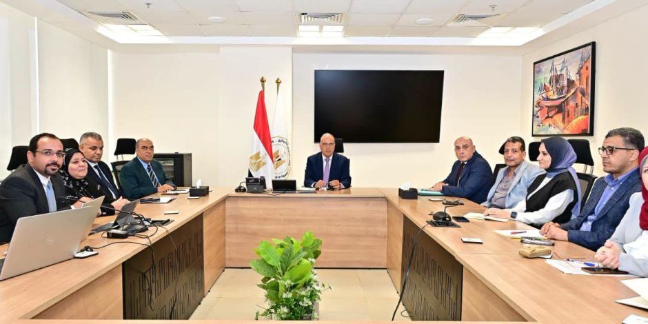 وزارة الموارد المائية والري تبحث تحديث تطبيق المناوبات لتيسير إدخال البيانات وإتاحة مواعيد الري للمزارعين