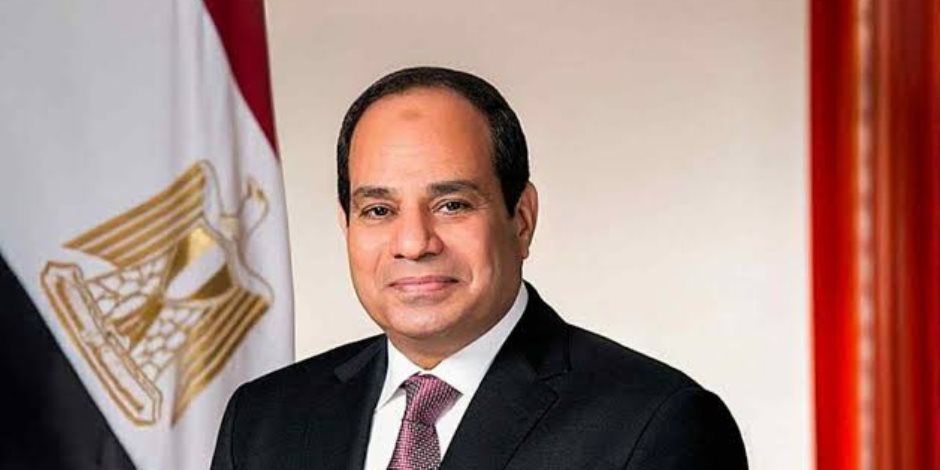 الرئيس السيسى يضع إكليلاً من الزهور على النصب التذكارى لشهداء القوات المسلحة وقبرى السادات وناصر