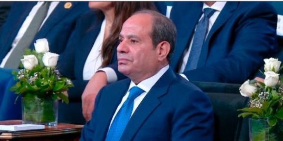 وزير النقل أمام الزعيم السيسي: 31 ألف كيلومتر طرق و8 ممرات لوجستية لدعم التنمية
