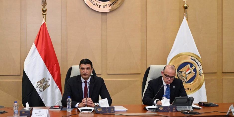 وزيرا الصناعة يبحثان مع منتجي الحديد ومصانع الدرفلة تحديات القطاع وسبل التغلب عليها