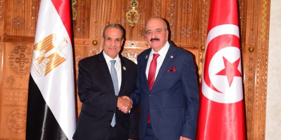 وزير الخارجية يلتقي نظيره التونسي علي هامش الاجتماع الوزاري لآلية دول الجوار الثلاثية حول ليبيا